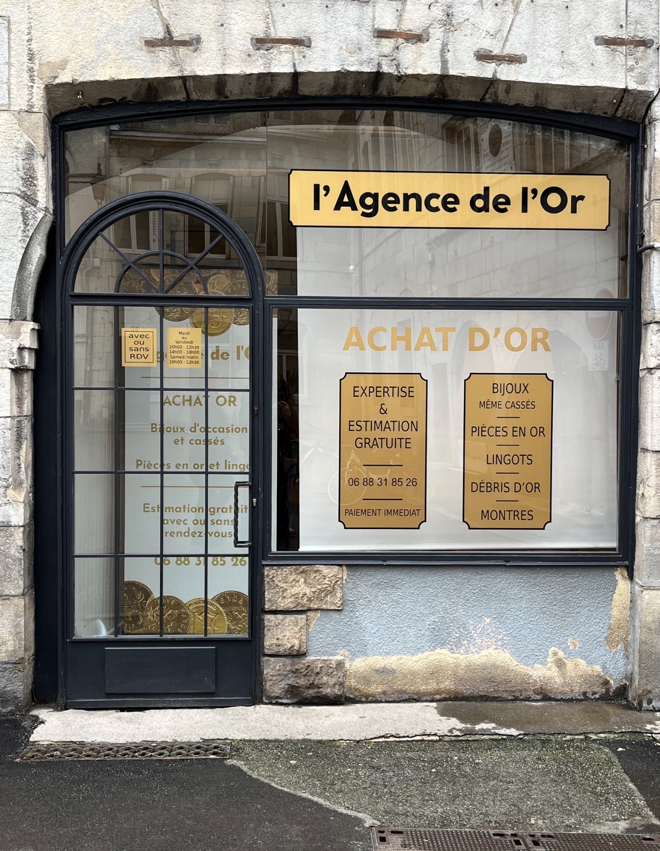 Devanture de l'Agence de l'Or — 134 Grande Rue, Besançon